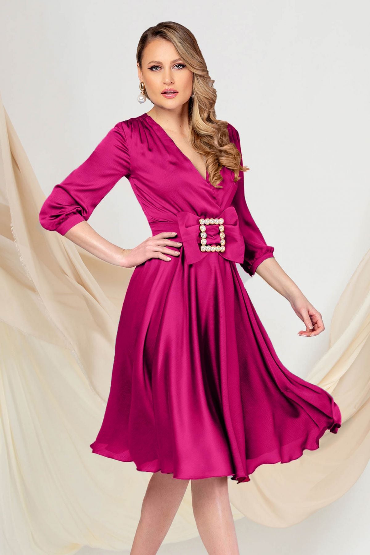 Rochie de ocazie Pretty Girl fucsia in clos cu cordon tip funda