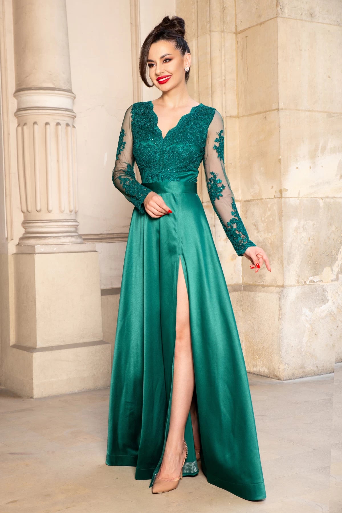 Rochie de seara verde din tafta Joana lunga cu bust din dantela