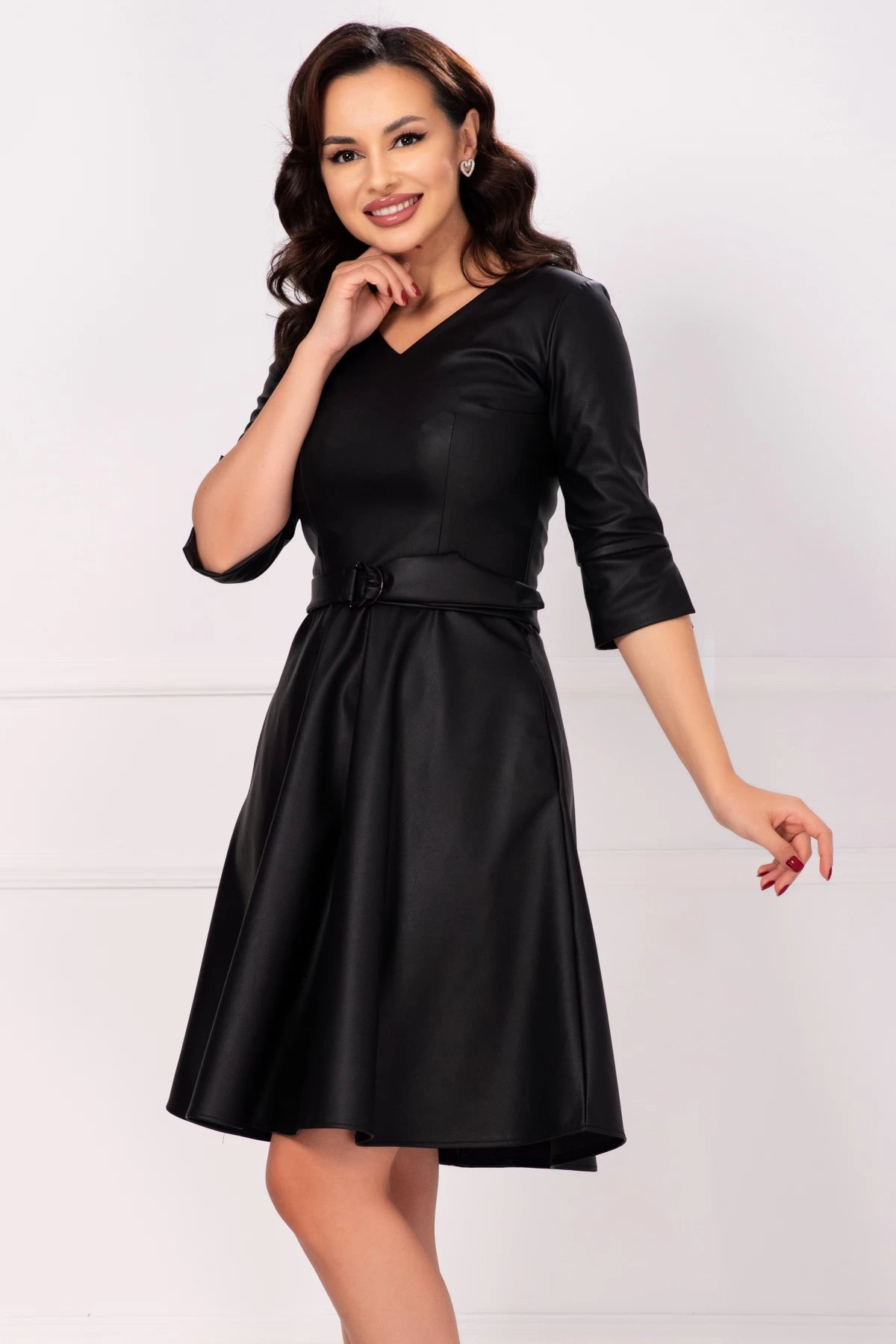 Rochie de zi din piele ecologica neagra in clos